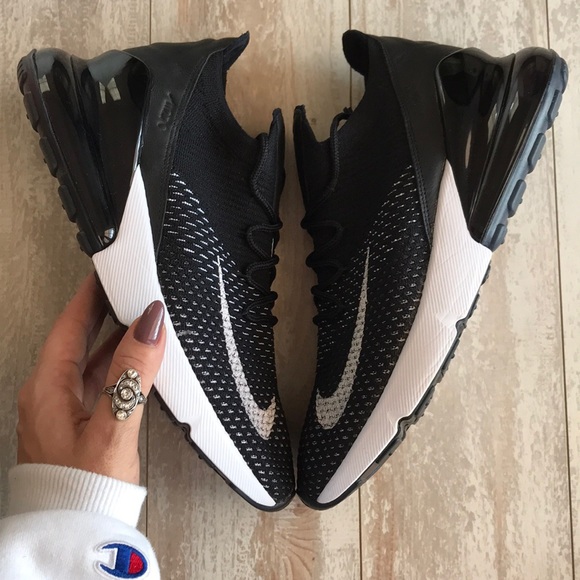 NWT Nike Air Max 270 Flyknit Black - Picture 7 of 8